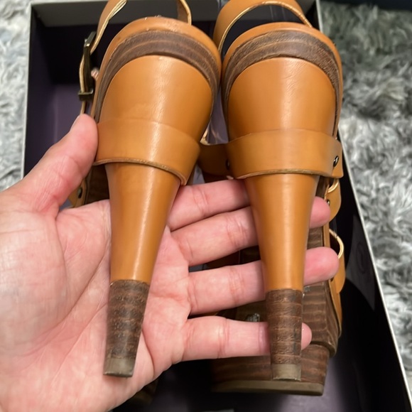 Sandals - Picture 2 of 7